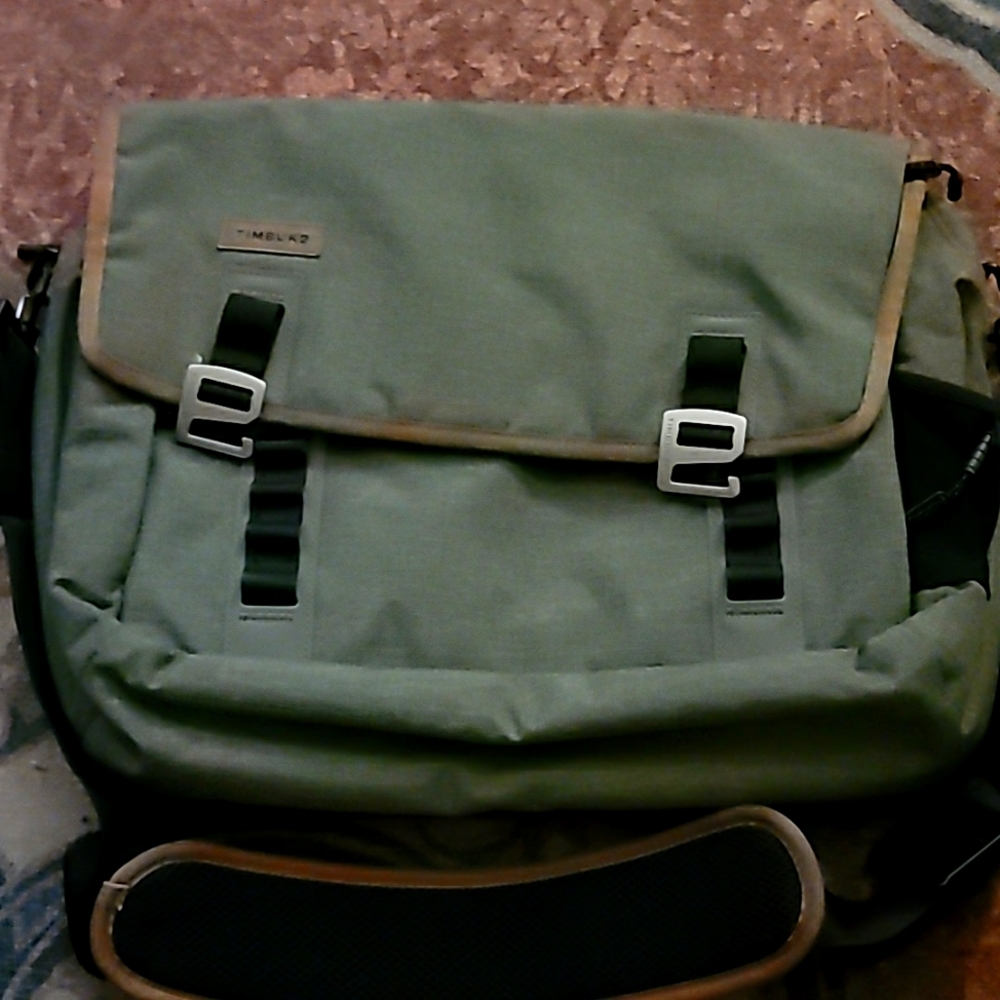 Timbuk2 grey crossbody bag